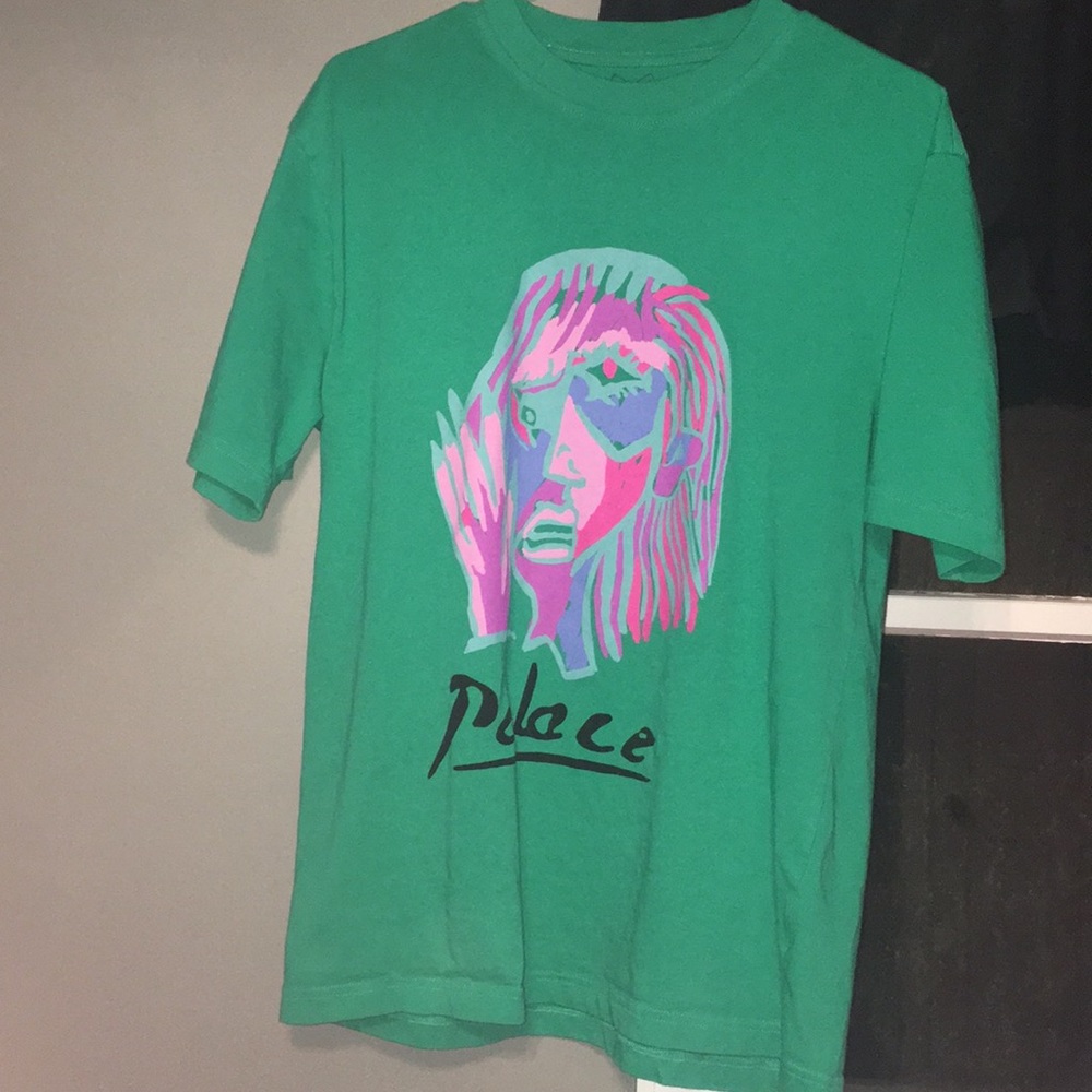 Palace tee